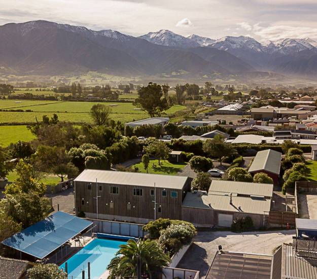 Birdseye view of dusky lodge and land