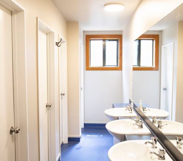 bathroom-dusky-kaikoura